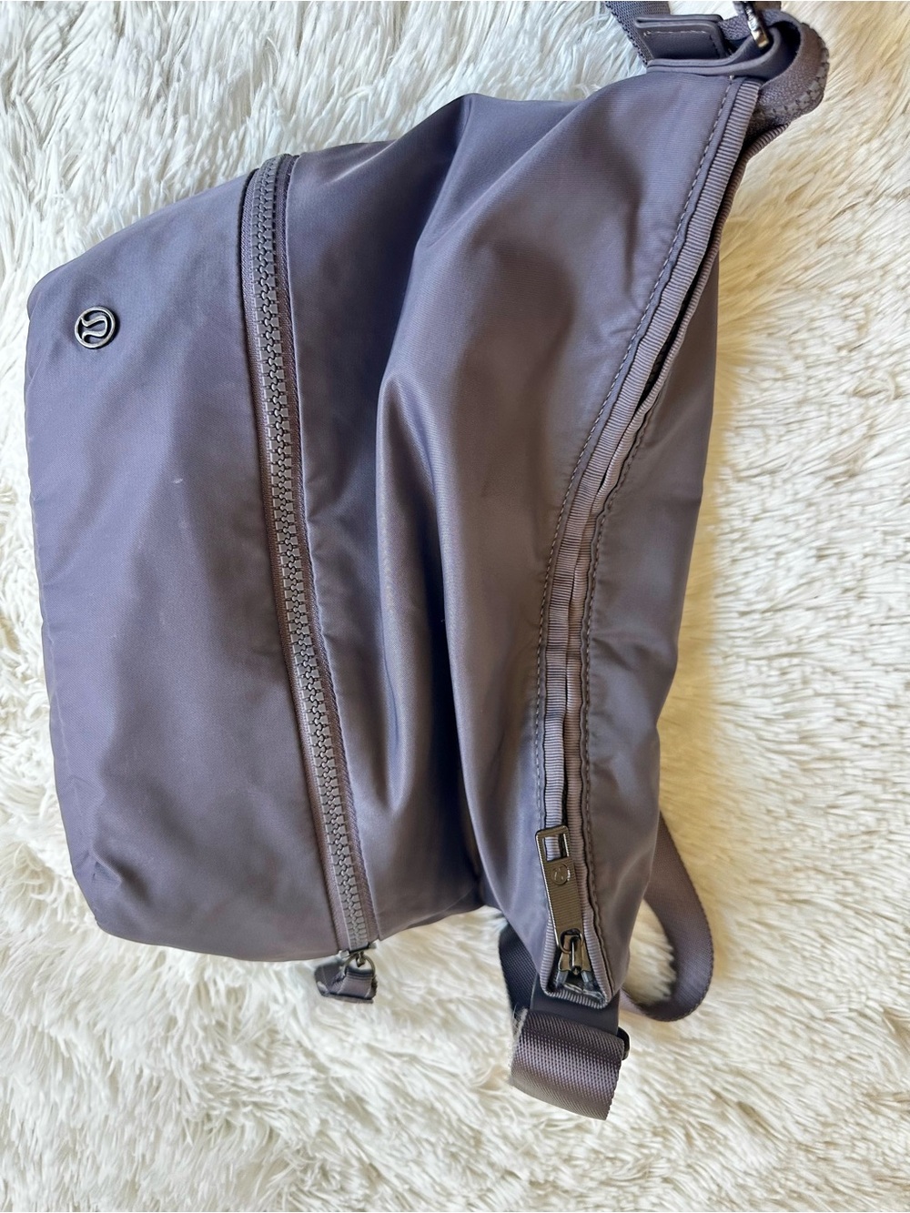lululemon Go Lightly Shoulder Crossbody Bag Magnum Gray Purple Travel Women’s - Picture 4 of 12